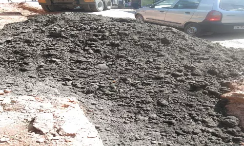 குலசேகரத்தில் நாகக்கோடு - திருவரம்பு சாலை பணியில் தரம் இல்லை என பொதுமக்கள் குற்றச்சாட்டு