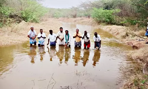 பெரிய கண்மாய்க்கு வைகை ஆற்று தண்ணீர் வந்தடைந்தது