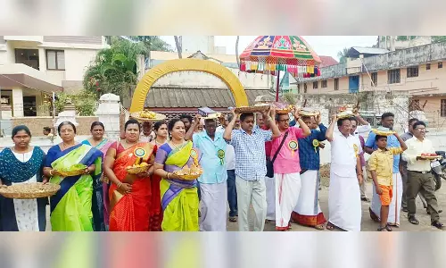 தேரழுந்தூரில், கம்பர் விழா