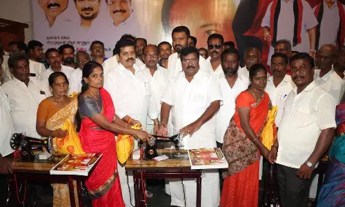 நலத்திட்ட உதவிகள் வழங்கும் விழா-தி.மு.க. அமைப்பாளர் சிவா வழங்கினார்