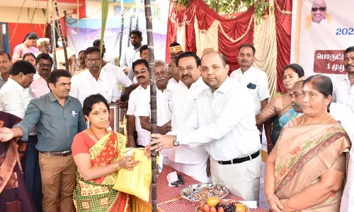 ரேஷன் கடைகள் மூலம் பொங்கல் பரிசு தொகுப்பு விநியோகம்