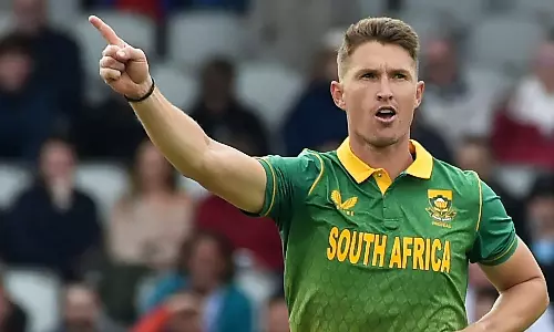சர்வதேச கிரிக்கெட்டில் இருந்து தென் ஆப்பிரிக்க ஆல் ரவுண்டர் பிரிட்டோரியஸ் ஓய்வு