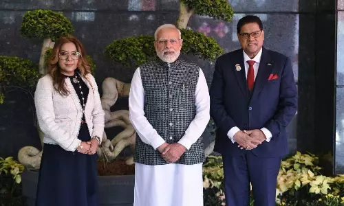 புலம்பெயர் இந்தியர்கள் மாநாடு - பிரதமர் மோடி கயானா, சுரினாம் அதிபர்களுடன் சந்திப்பு