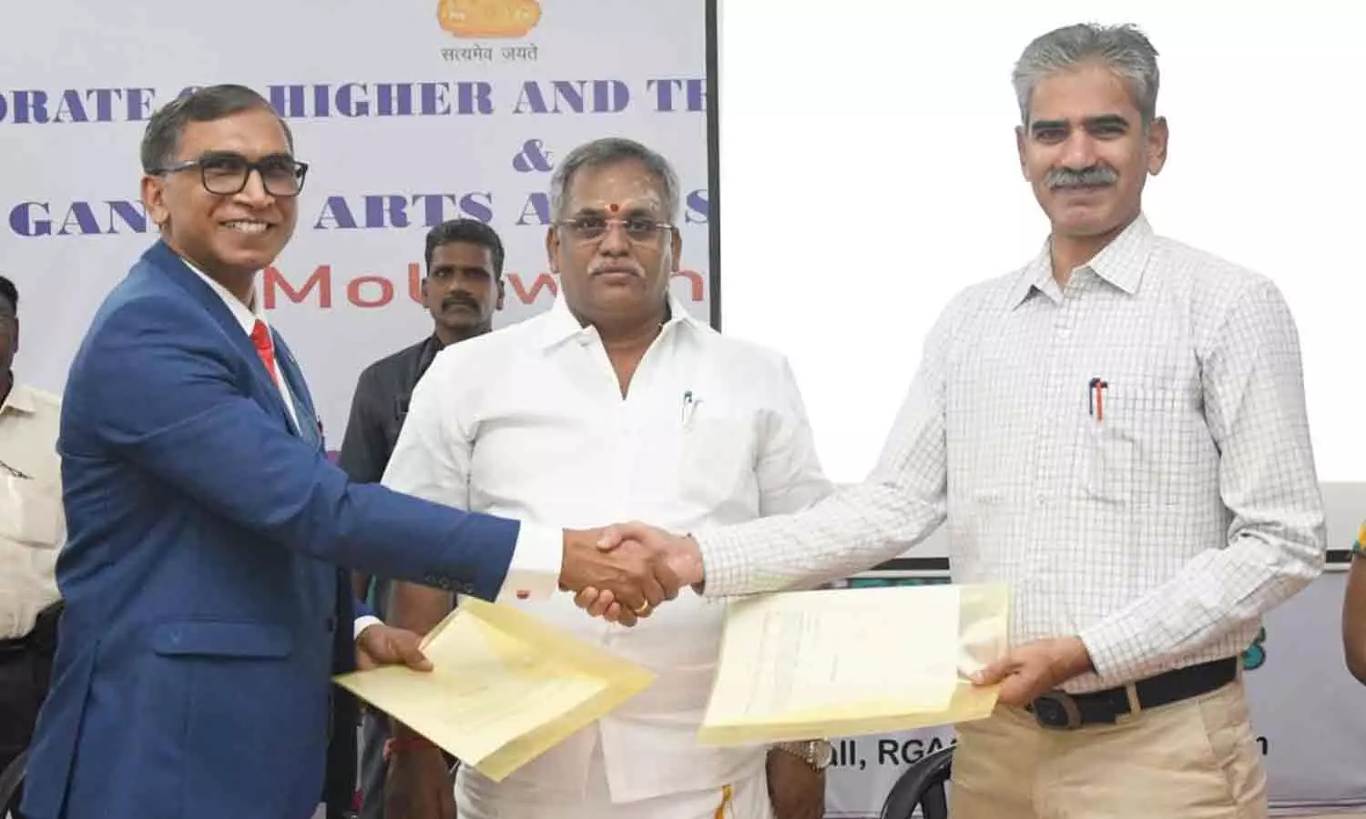 ராஜிவ்காந்தி கல்லூரியில் புரிந்துணர்வு ஒப்பந்தம் ராஜிவ்காந்தி கல்லூரியில் புரிந்துணர்வு ஒப்பந்தம்