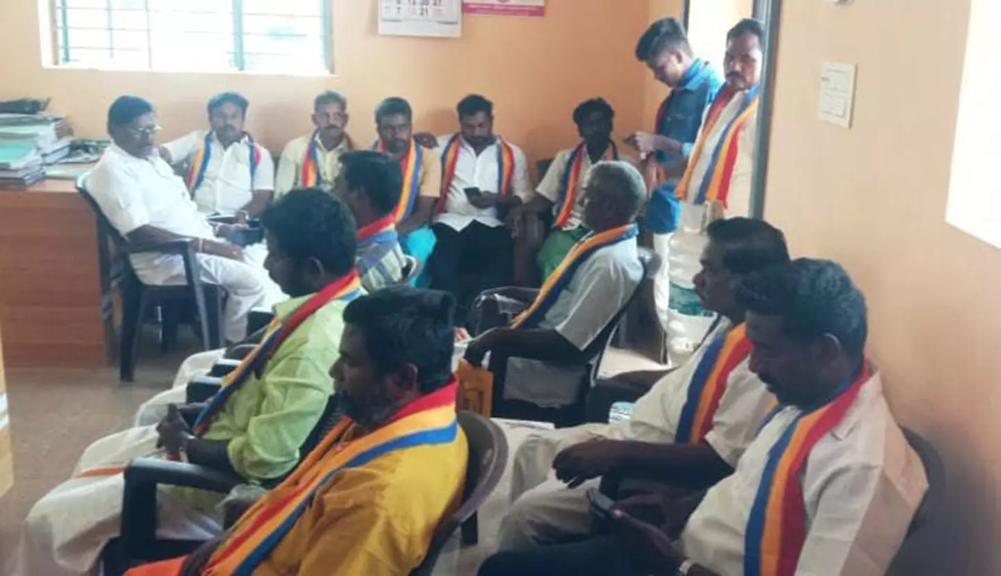 பாட்டாளி மக்கள் கட்சியினர் உள்ளிருப்பு போராட்டம்