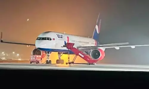 வெடிகுண்டு மிரட்டலால் குஜராத்தில் அவசரமாக தரையிறக்கப்பட்ட விமானம்