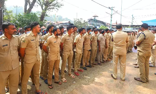 மகரவிளக்கு பூஜை- சபரிமலையில் பாதுகாப்பு பணிக்கு 3 ஆயிரம் போலீசார் குவிப்பு