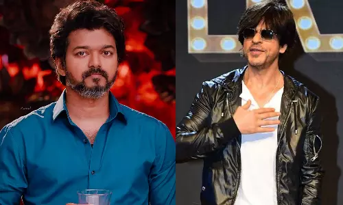 ஷாருக்கானின் பதான்.. டிரைலர் வெளியிட்ட விஜய்..