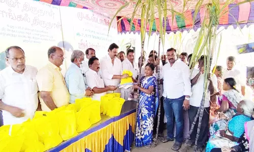 வந்தவாசி ரேசன் கடைகளில் பொங்கல் பரிசு தொகுப்பு