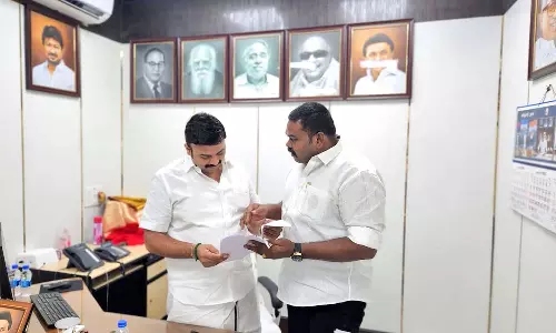 சங்கரன்கோவில் தொகுதியில்  விளைநிலங்களை சேதப்படுத்தும் காட்டுப்பன்றிகளை வனவிலங்கு பட்டியலில் இருந்து நீக்க வேண்டும்- அமைச்சரிடம்  ராஜா எம்.எல்.ஏ. கோரிக்கை