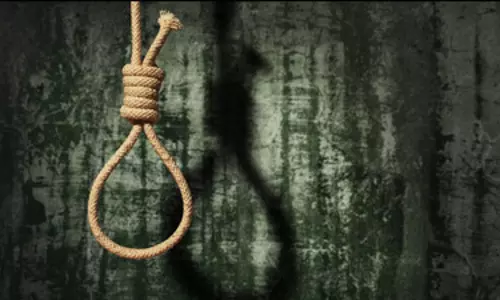 வாலிபர் தூக்குபோட்டு தற்கொலை