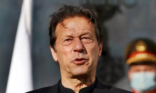 இம்ரான் கானுக்கு எதிராக கைது வாரண்ட் - தேர்தல் ஆணையம் அதிரடி உத்தரவு