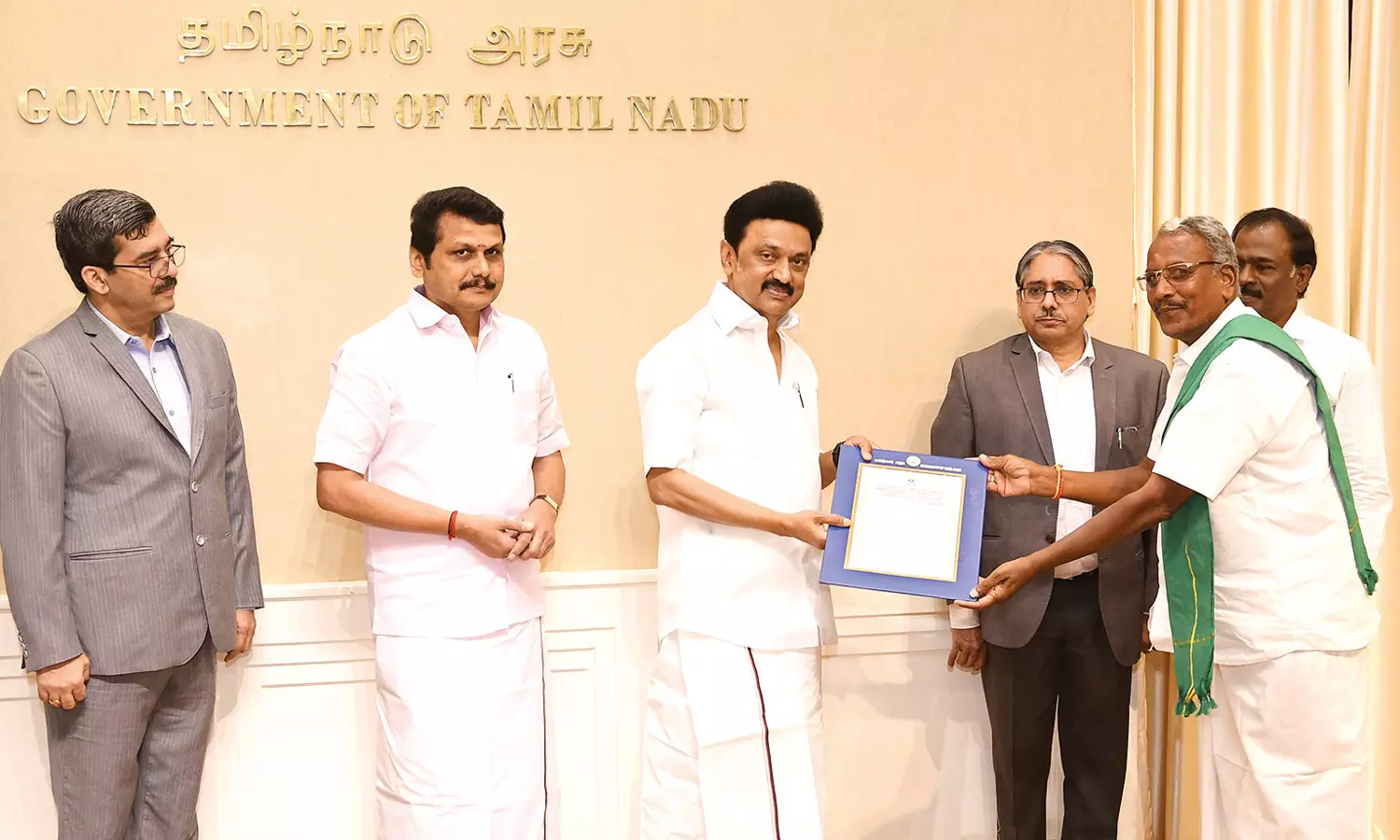 50 ஆயிரமாவது விவசாயிக்கு இலவச மின்சார இணைப்பு- முதலமைச்சர் வழங்கினார்