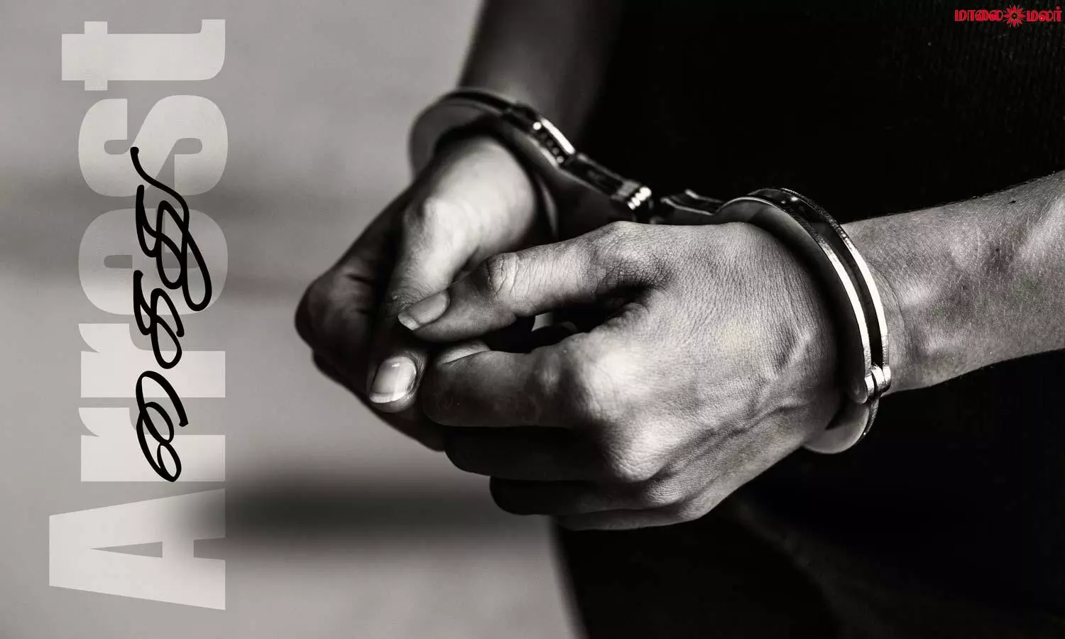 கத்தி முனையில் பணம் பறித்த 2 ரவுடிகள் கைது