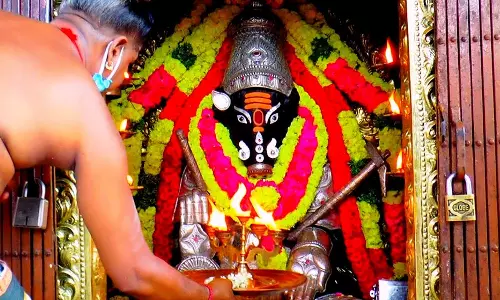 நாளைய தேய்பிறை பஞ்சமி திதி... விரதம் இருந்து வராஹியை வழிபட்டால்....