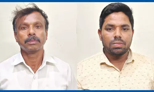 கத்தி முனையில் நகை, பணம் பறித்த 2 ரவுடிகள் குண்டர் சட்டத்தில் கைது