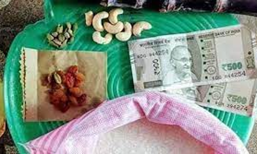 ஆலங்குடி புதுக்கோட்டை விடுதியில் பொங்கல் தொகுப்பு வினியோகம்