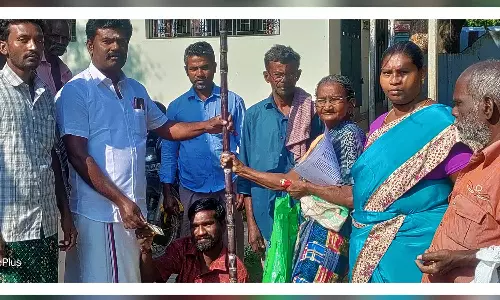 குரங்கணி ஊராட்சியில் பொங்கல் பரிசு தொகுப்பு