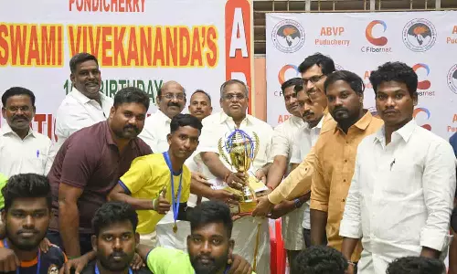 கபடி போட்டியில் வெற்றி பெற்ற அணிக்கு பரிசு-சபாநாயகர் ஏம்பலம் செல்வம் வழங்கினார்