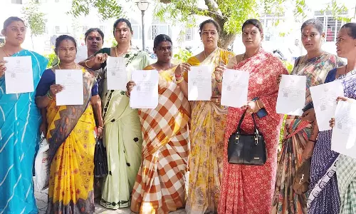 திருநங்கைகள் வளர்க்கும் காளைகளும் ஜல்லிக்கட்டில் இடம்பெற செய்ய வேண்டும்- கலெக்டரிடம் மனு