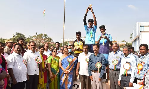 மண்டல அளவிலான விளையாட்டு போட்டிகள் -கலெக்டர் தொடங்கி வைத்தார்