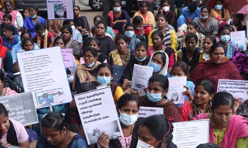 நிரந்தர பணி வழங்க கோரி ஒப்பந்த செவிலியர்கள் நாளை கோட்டை நோக்கி பேரணி