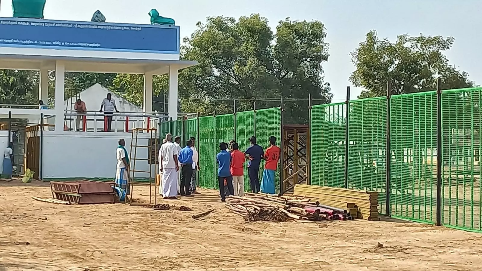 வன்னியன் விடுதியில் ஜல்லிகட்டு-வருவாய் கோட்டாச்சியர் ஆய்வு வன்னியன் விடுதியில் ஜல்லிகட்டு-வருவாய் கோட்டாச்சியர் ஆய்வு