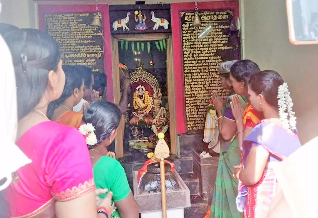 கோவில்பட்டி அடுத்த மந்திதோப்பு அம்மா பூமாதேவி ஆலயத்தில் நாள் கால் நடுதல் காப்பு கட்டுதல் விழா
