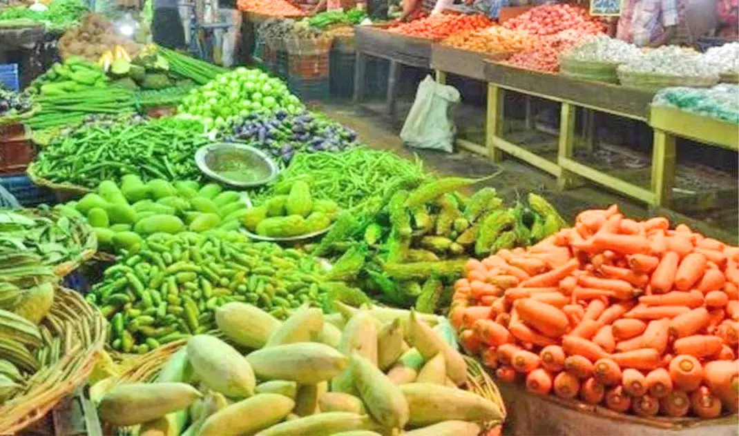 பாவூர்சத்திரம் மார்க்கெட்டில் பொங்கல் பண்டிகையையொட்டிகாய்கறிகள் விலை ஏறுமுகம்