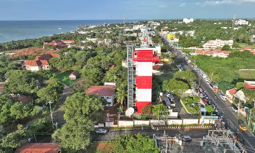 4 ஆண்டுகளுக்கு பிறகு நாளை முதல் கலங்கரை விளக்கை பார்வையிட சுற்றுலா பயணிகளுக்கு அனுமதி - கண்ணாடி லிப்டில் சென்று ரசிக்கலாம்