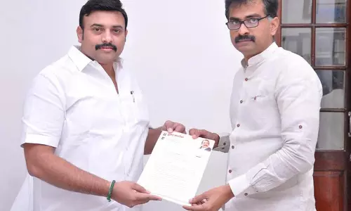 காட்டுப்பன்றிகளை கட்டுப்படுத்த நடவடிக்கை எடுக்க வேண்டும்- வனத்துறை அமைச்சர் மதிவேந்தனிடம், துரை வைகோ மனு