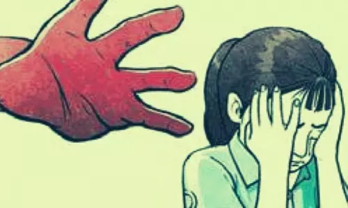 7 வயது சிறுமிக்கு பாலியல் தொல்லை அளித்த 70 வயது தாத்தா மீது வழக்கு