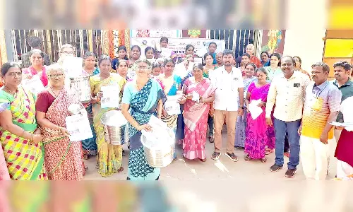 தஞ்சை மாநகராட்சி 25-வது வார்டில் புகையில்லா போகி என்ற தலைப்பில் விழிப்புணர்வு கோலப்போட்டி