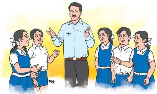 இடை நின்ற 5 நரிக்குறவ மாணவர்கள் பள்ளியில் சேர்ப்பு