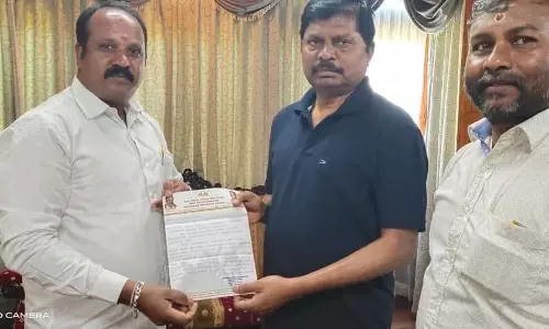 கட்டிட தொழிலாளர்களுக்கு விபத்து காப்பீடு வழங்க கோரி மனு