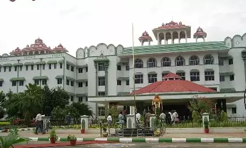 கோயில்களில் யாருக்கும் முதல் மரியாதை செய்யக்கூடாது- உயர்நீதிமன்ற மதுரை கிளை