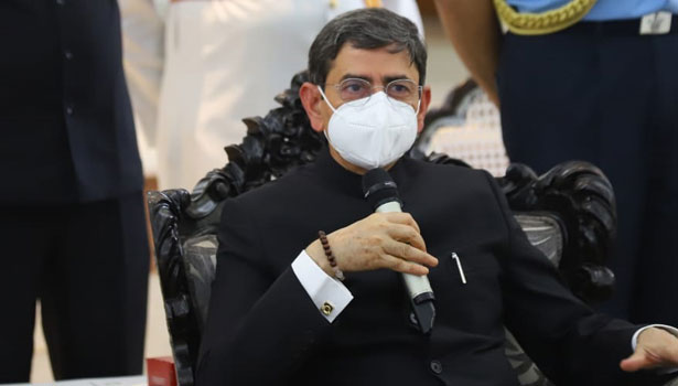 கவர்னர் ஆர்.என்.ரவி டெல்லி பயணம்: பிரதமர் மோடி- அமித்ஷாவை சந்திக்க முடிவு