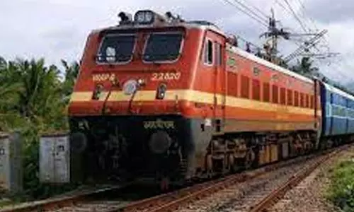 உடுமலை வழியாக இயக்கப்படும் சிறப்பு  ரெயிலை தைப்பூசம் வரை  நீட்டிக்க வேண்டும் - பயணிகள் வலியுறுத்தல்