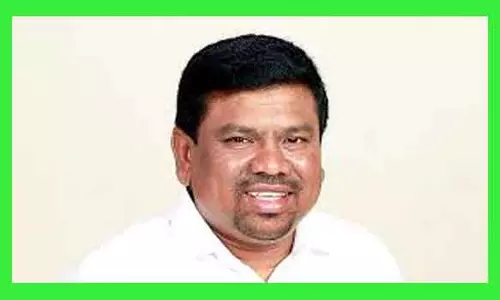 சிறப்பு ரெயில்கள் இயக்க வேண்டும்