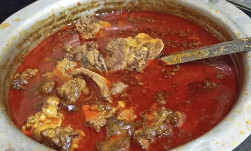 கிராமத்து சுவையில் அட்டகாசமான ருசியில் மட்டன் தலைக்கறி