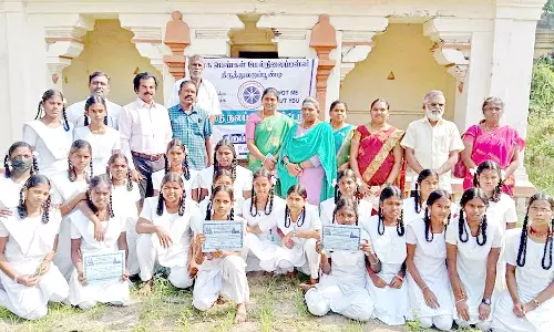 திருத்துறைப்பூண்டி பிறவி மருந்தீஸ்வரர் கோயிலில் உழவாரப்பணி மாணவிகளுக்கு சான்றிதழ் வழங்கப்பட்டன