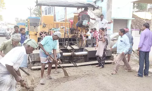 சீர்காழியில் ரூ.1.90 கோடியில் சாலை விரிவாக்க பணி