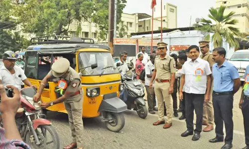 நெல்லையில் சாலை பாதுகாப்பு மோட்டார் சைக்கிள் விழிப்புணர்வு பேரணி