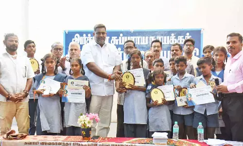 மாரத்தான் போட்டியில் வெற்றி பெற்றவர்களுக்கு பரிசு