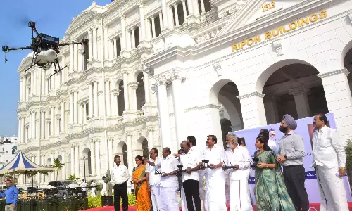 கொசுக்களை ஒழிக்க மேலும் 6 டிரோன் எந்திரங்கள்- அமைச்சர் கே.என்.நேரு வழங்கினார்