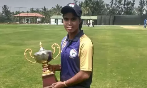 தூக்கில் தொங்கிய நிலையில் கிரிக்கெட் வீராங்கனை சடலமாக மீட்பு- போலீசார் விசாரணை