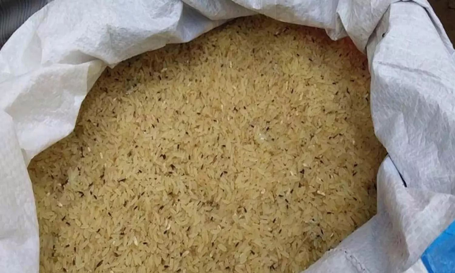 நாகர்கோவிலுக்கு சரக்கு ரெயிலில் வந்த 1326 டன் ரேசன் அரிசி நாகர்கோவிலுக்கு சரக்கு ரெயிலில் வந்த 1326 டன் ரேசன் அரிசி