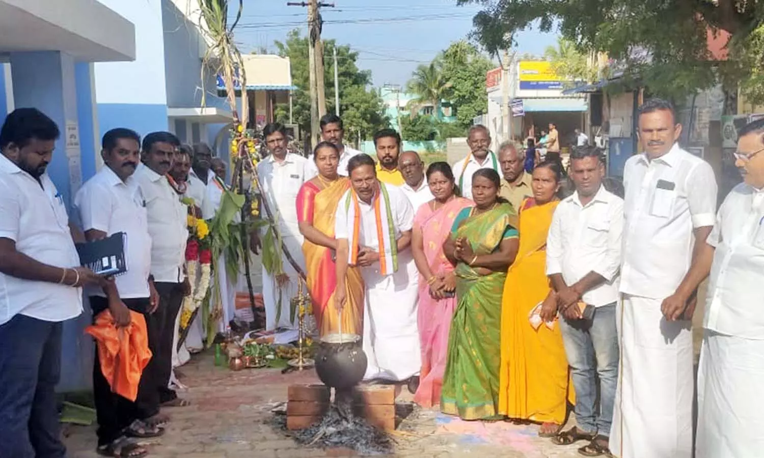 பாளை  சமத்துவ பொங்கல் விழாவில்  ரூபி மனோகரன் எம்.எல்.ஏ. பங்கேற்பு