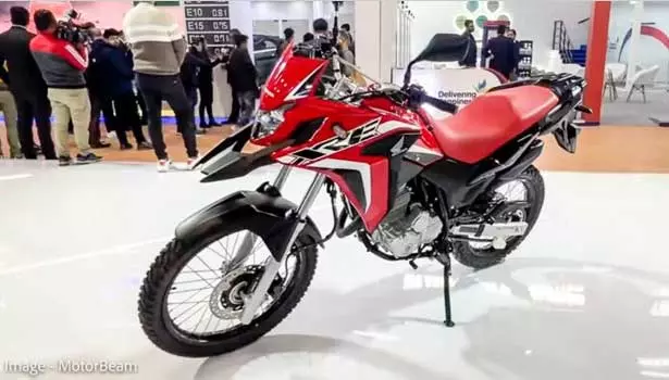 எக்ஸ்போவில் காட்சிப்படுத்தப்பட்ட ஹோண்டா அட்வென்ச்சர் பைக் எக்ஸ்போவில் காட்சிப்படுத்தப்பட்ட ஹோண்டா அட்வென்ச்சர் பைக்