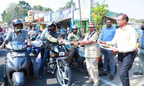 உடுமலையில் சாலை பாதுகாப்பு விழிப்புணர்வு ஊர்வலம்